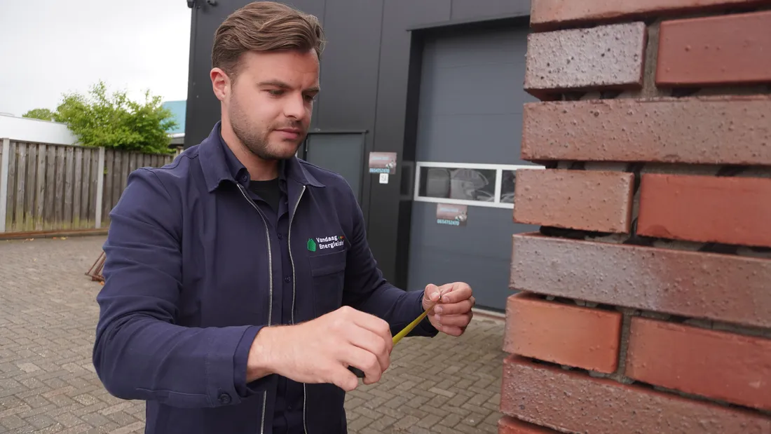 Open-plan kantoor met een team aan het werk