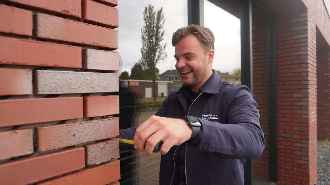 Modern kantoorpand, voorbeeld bedrijfspand